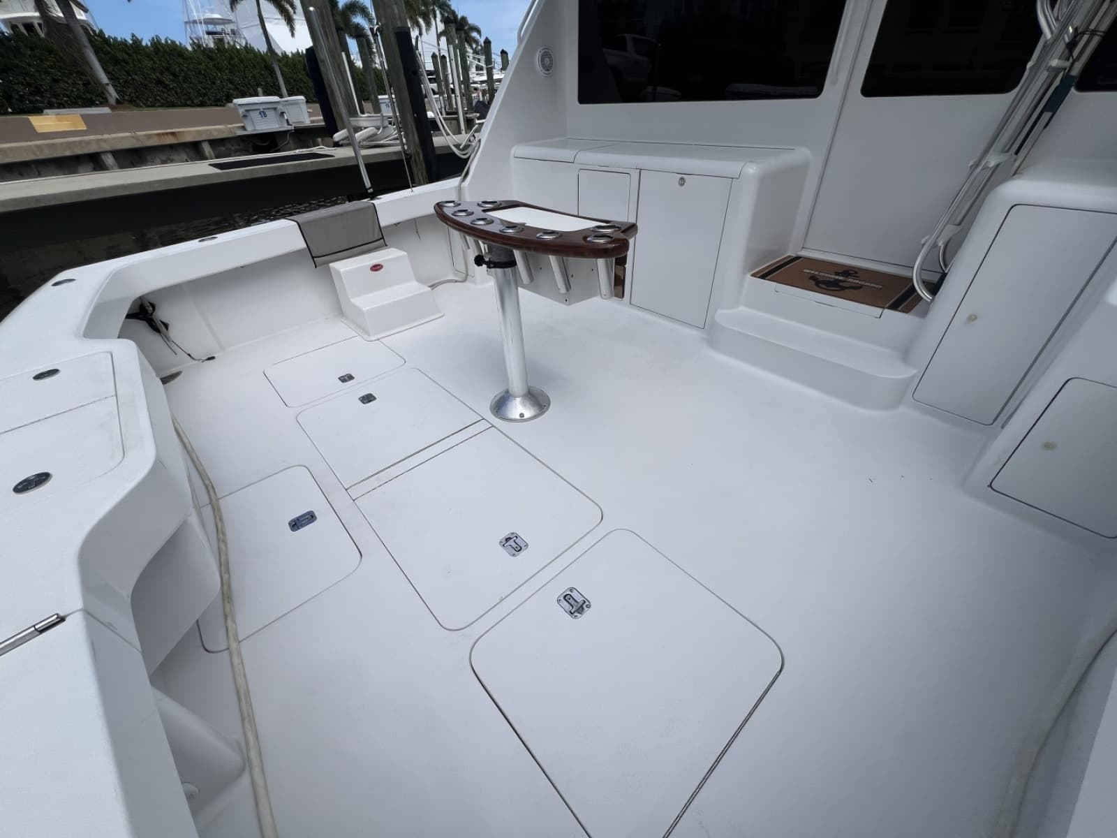 2003 Viking 52 Convertible - Photo 7