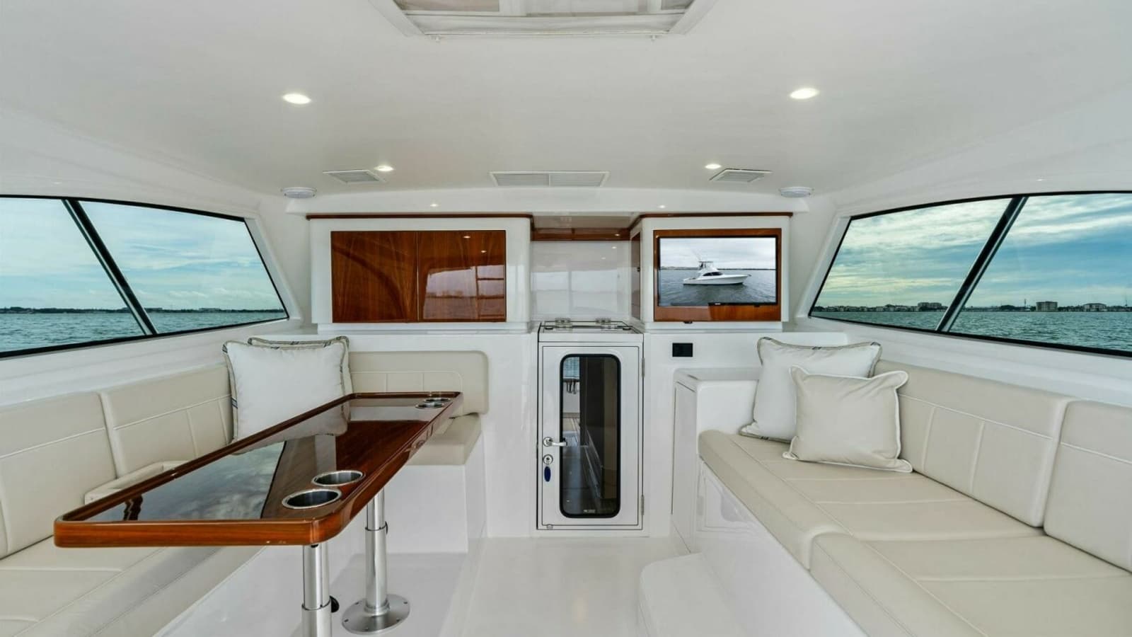 2021 Viking 46 Billfish - Photo 11