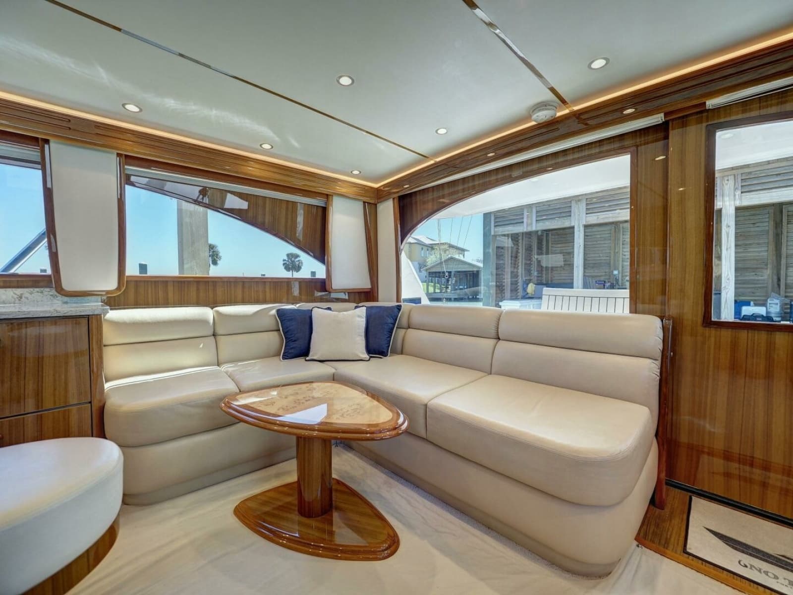 2017 Viking 52 Convertible - Photo 4