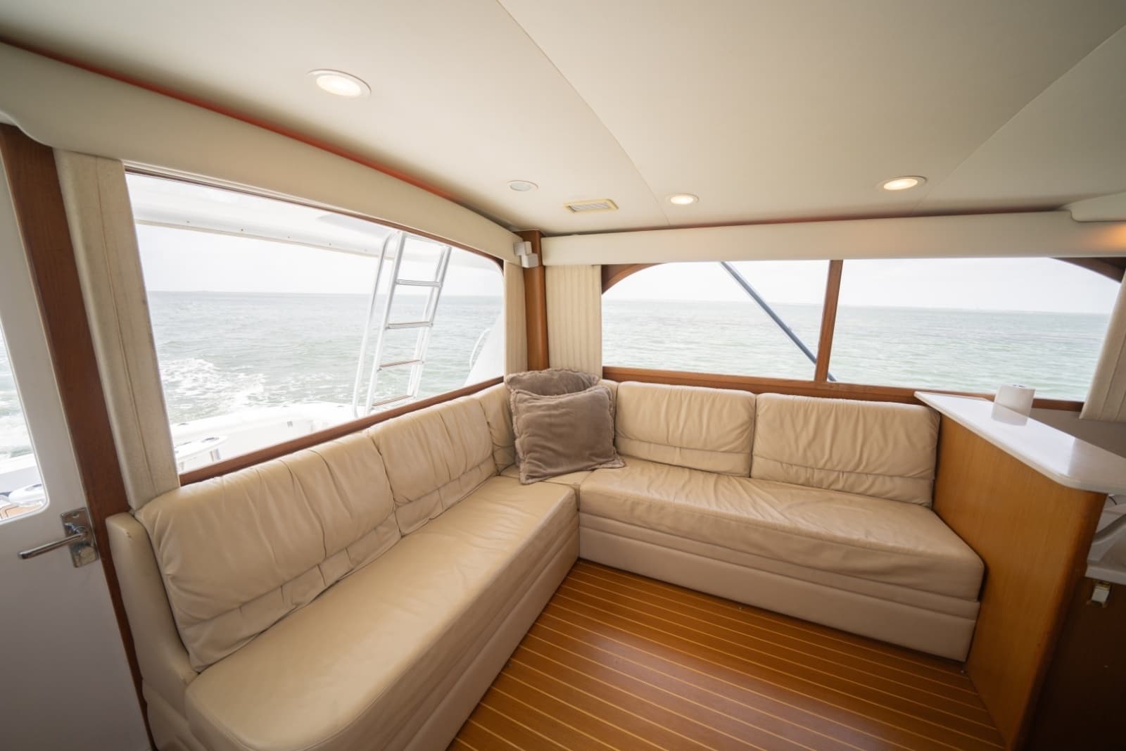 2002 Cabo 43 Convertible - Photo 6