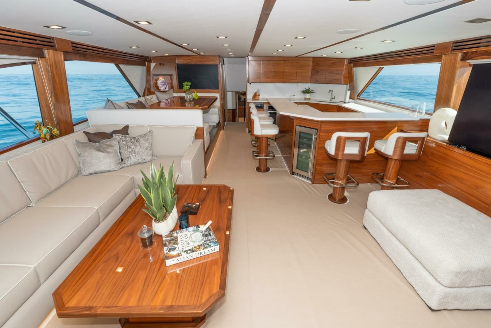 2025 Viking 90C - Photo 30
