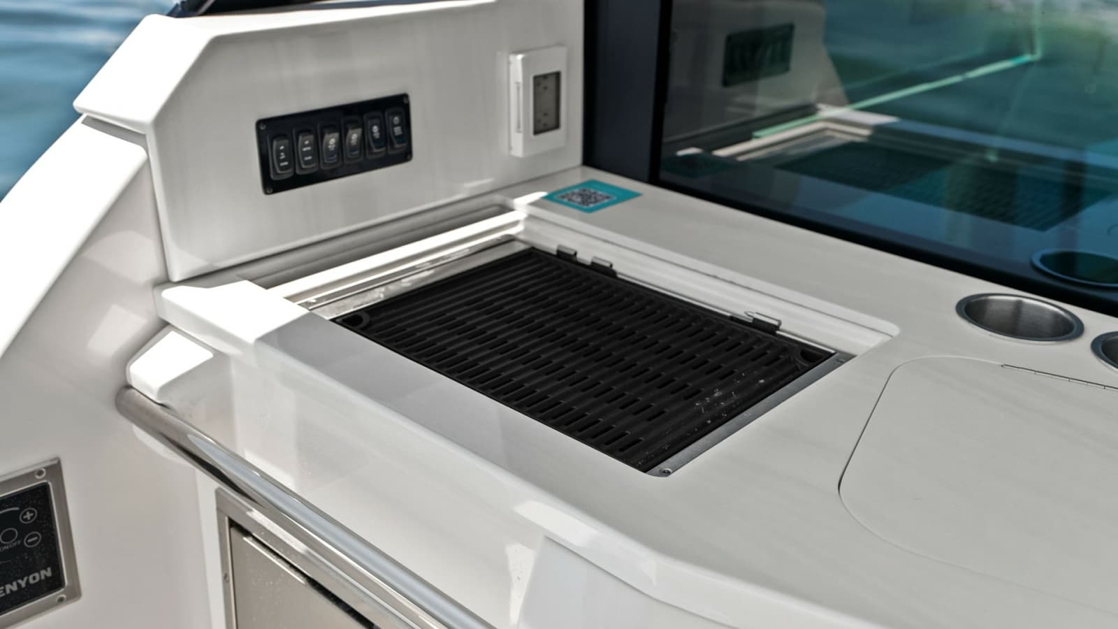 2025 Regal 38 XO - Photo 9