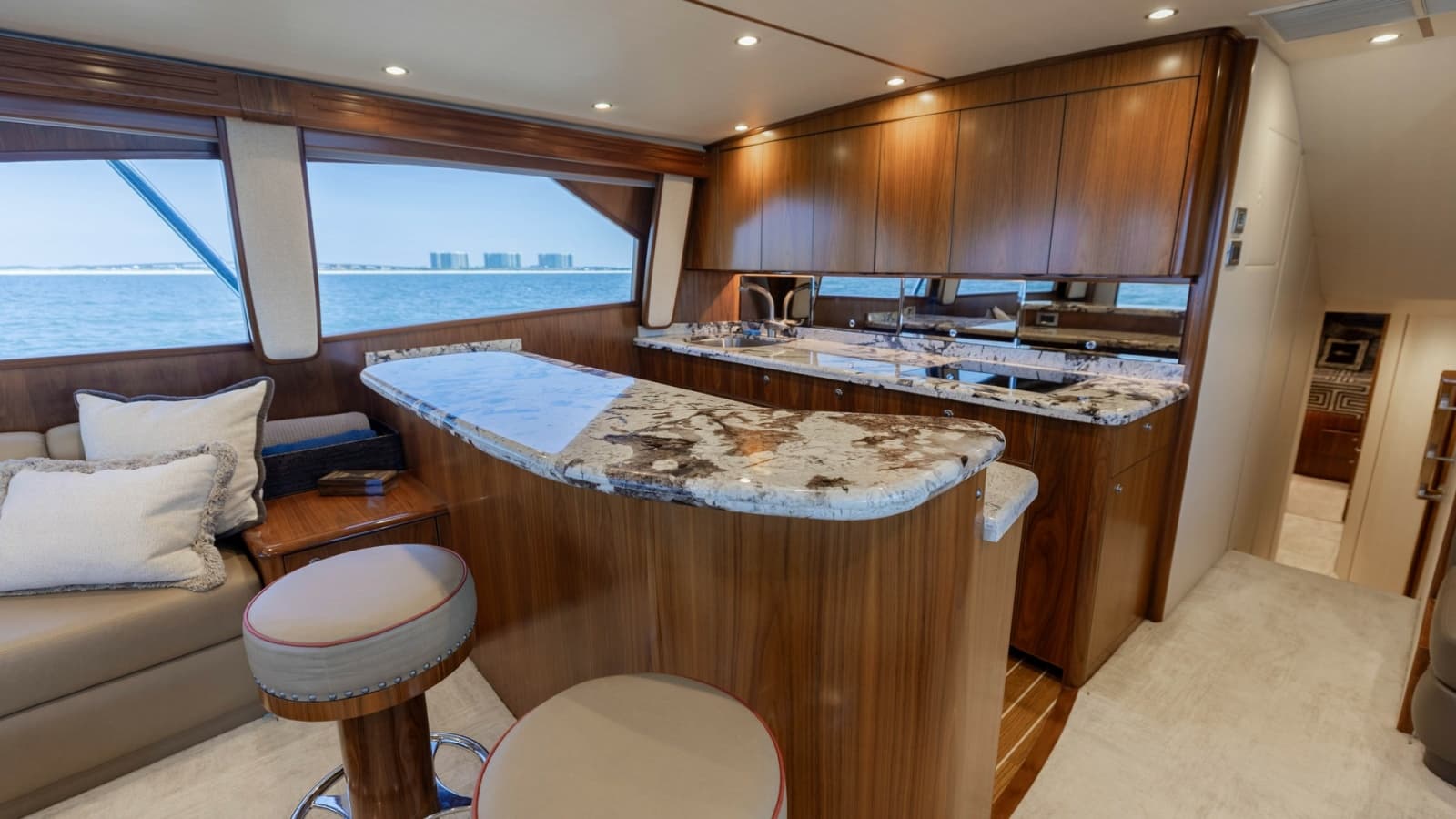 2020 Viking 62 Convertible - Photo 9