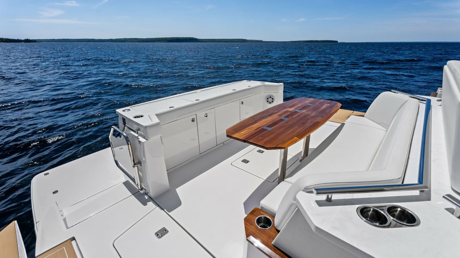 2025 Tiara Yachts EX 60 - Photo 6