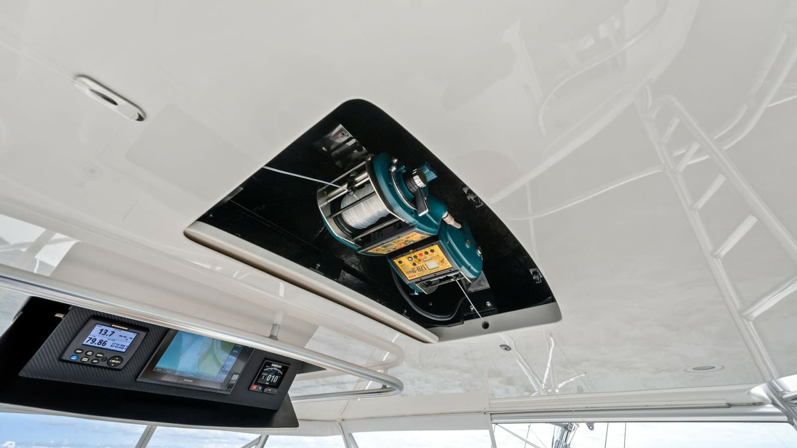 2013 Viking 55 Convertible - Photo 46
