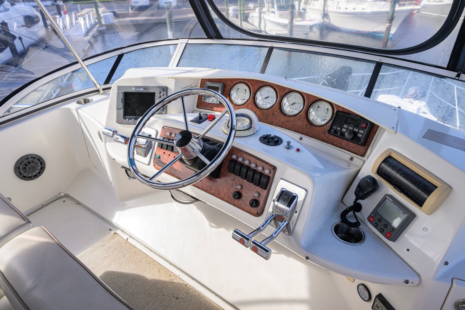 2005 Silverton 39 Motor Yacht - Photo 13