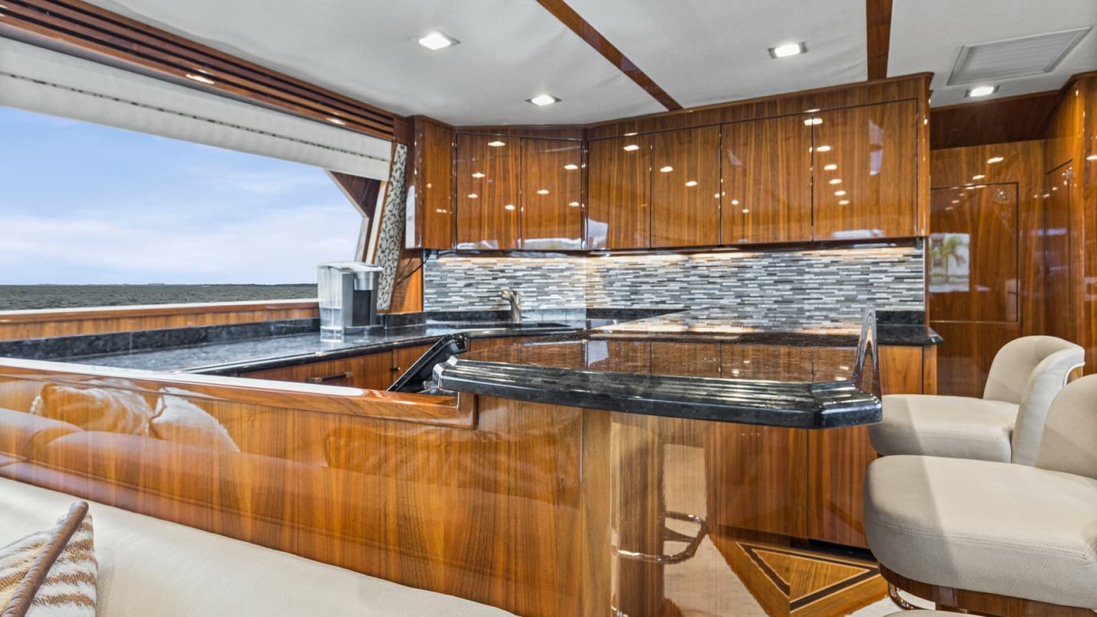 2017 Viking 72 Enclosed Bridge - Photo 10