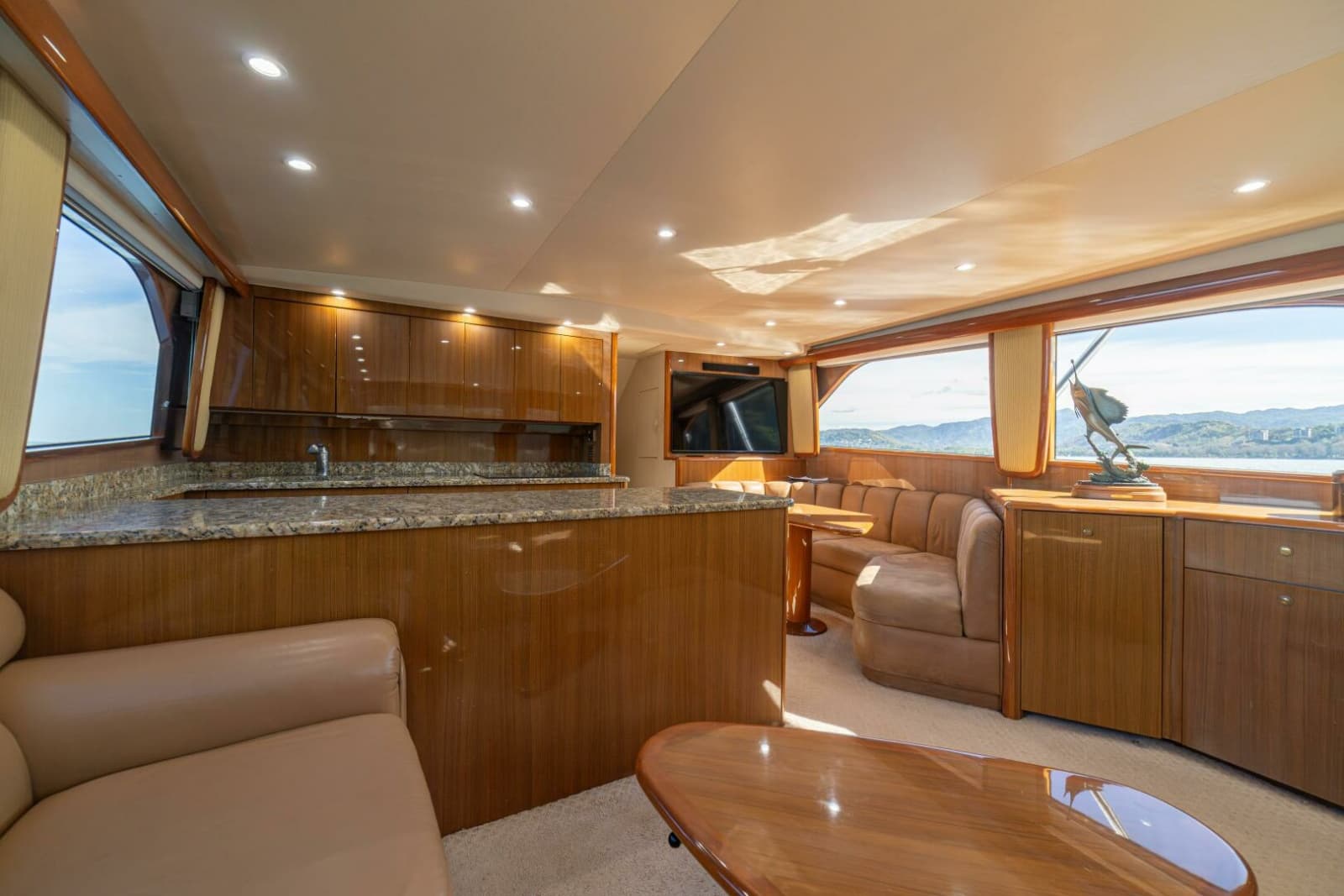 2006 Viking 56 Convertible - Photo 33