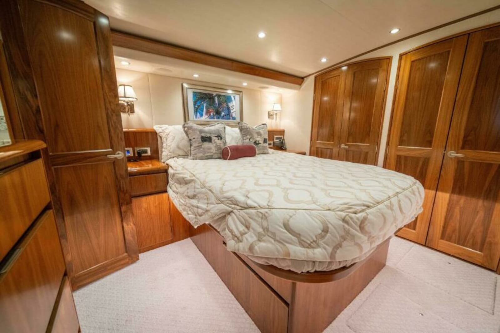 2017 Viking 62 Convertible - Photo 15