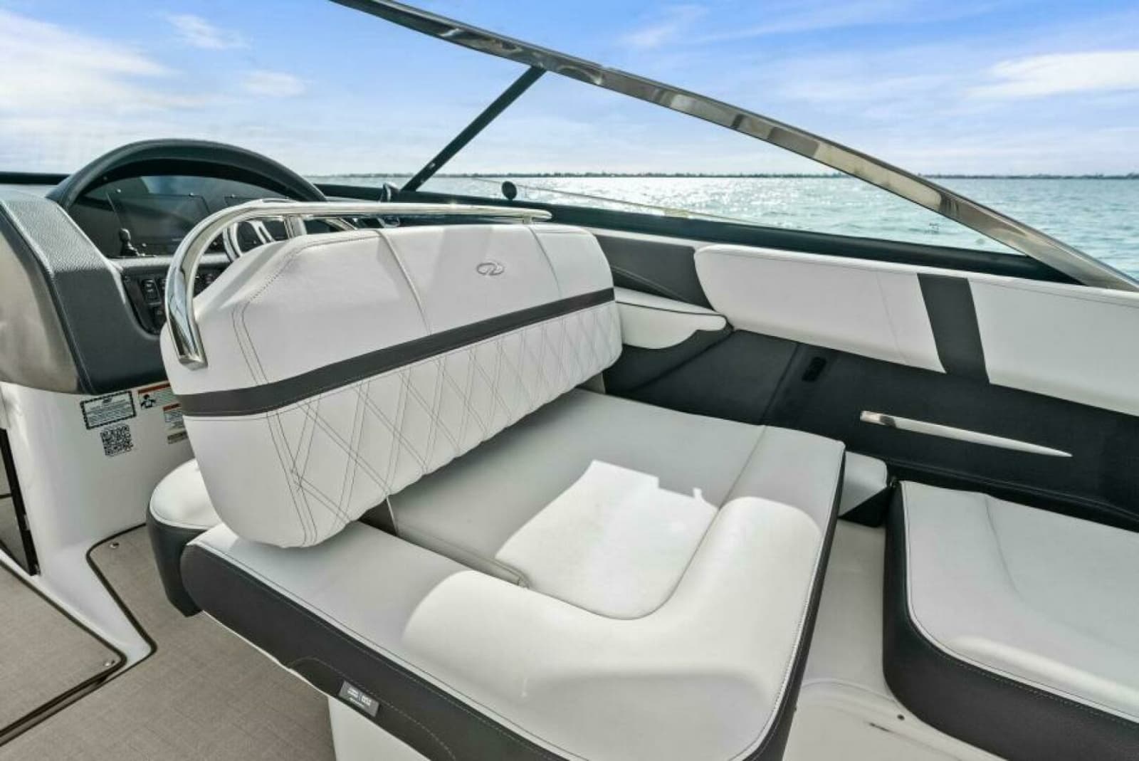 2023 Regal 29 OBX - Photo 3