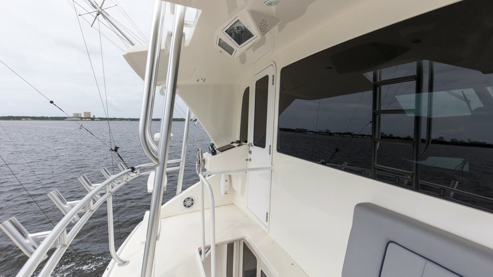 2007 Viking 74 Enclosed Bridge - Photo 28