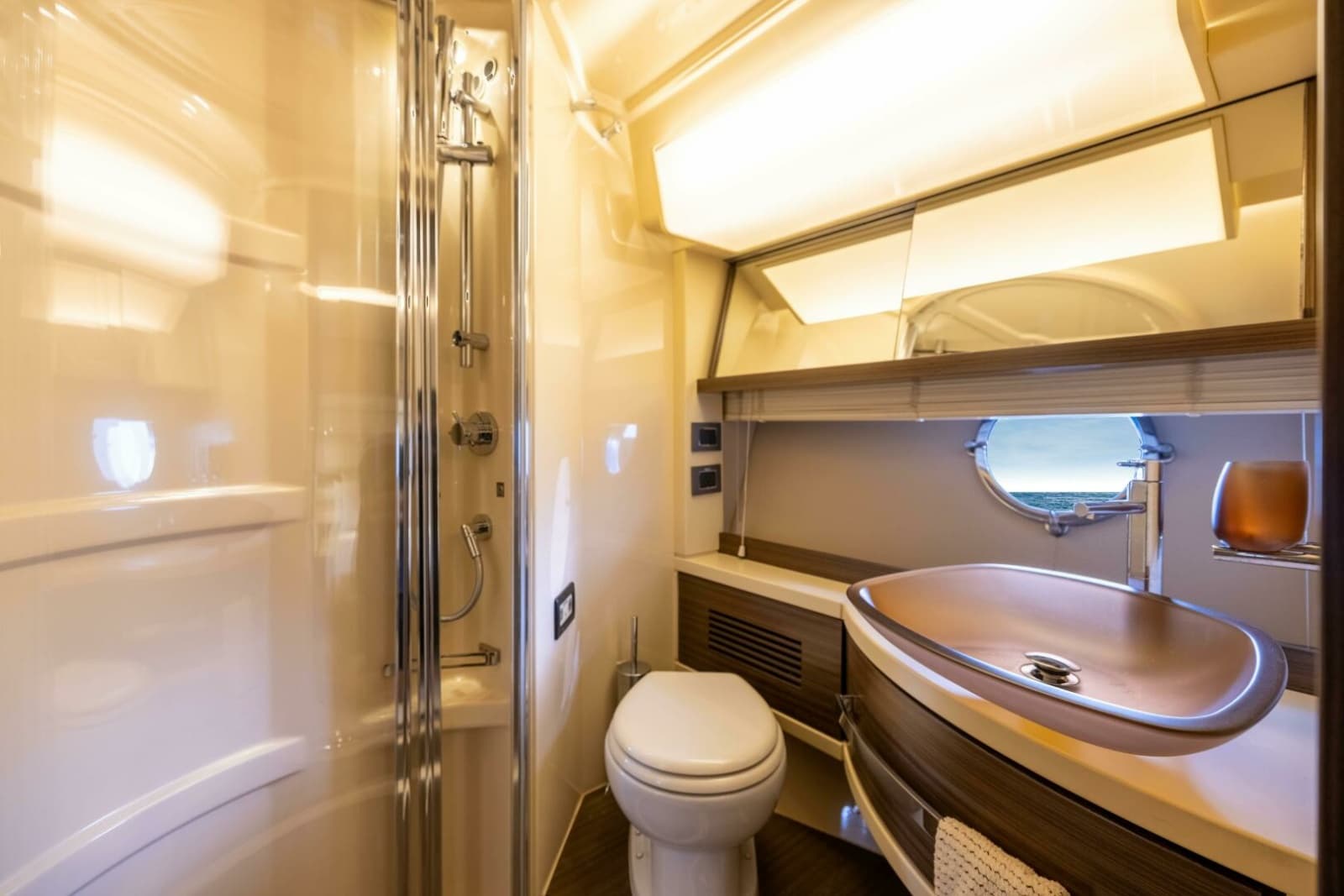 2015 Azimut 64 Flybridge - Photo 28