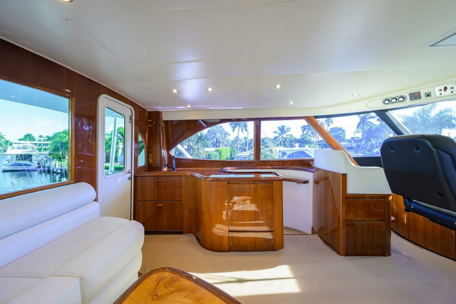 2014 Viking 76 Enclosed Bridge - Photo 47