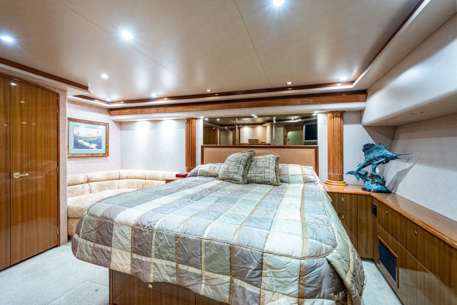 2005 Viking 74 Convertible - Photo 15