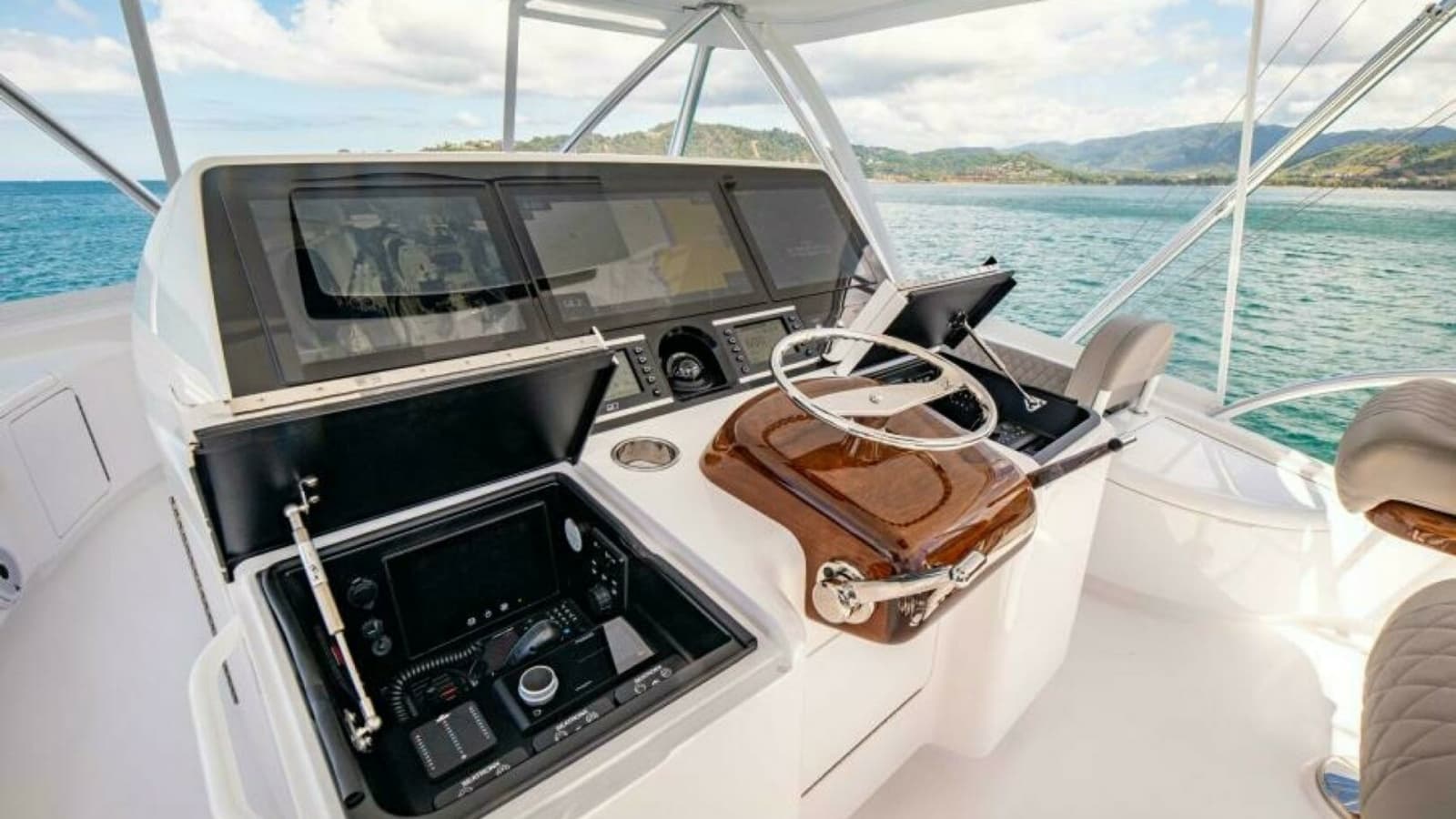 2023 Viking 64 Convertible - Photo 41