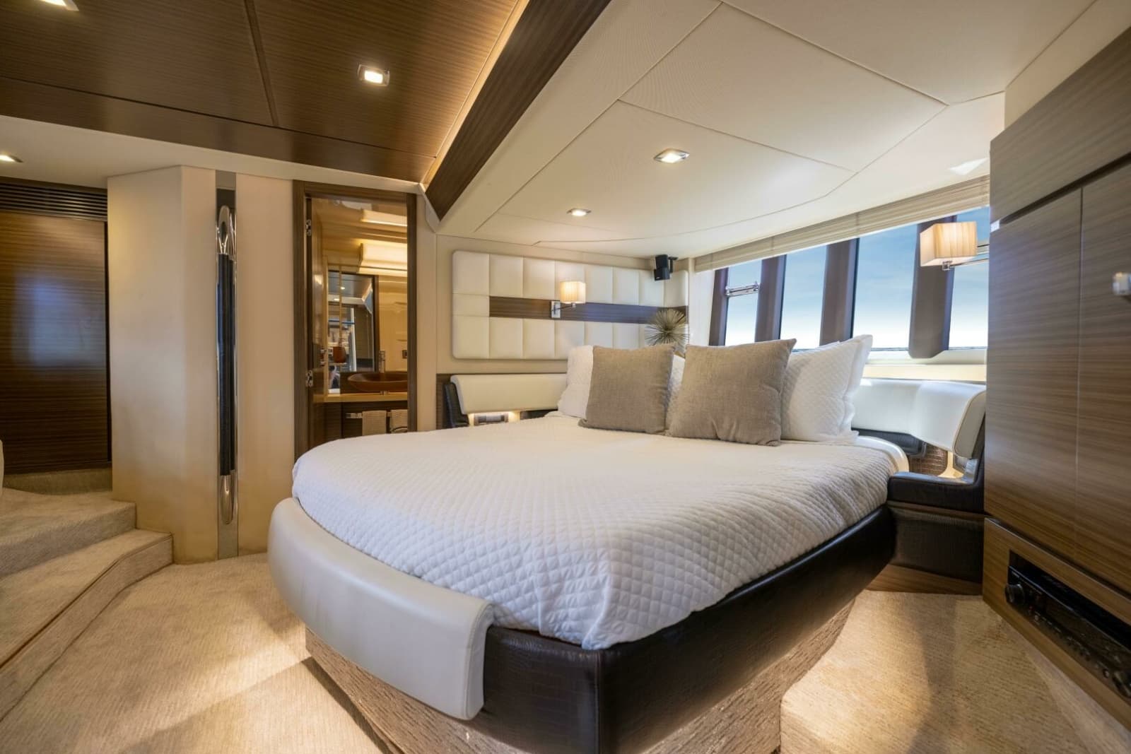 2015 Azimut 64 Flybridge - Photo 18