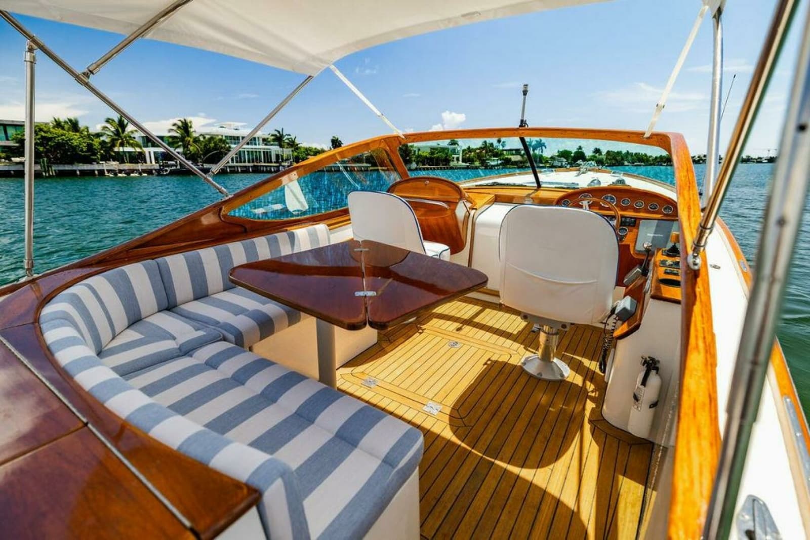 2004 Hinckley Talaria 29 R - Photo 20