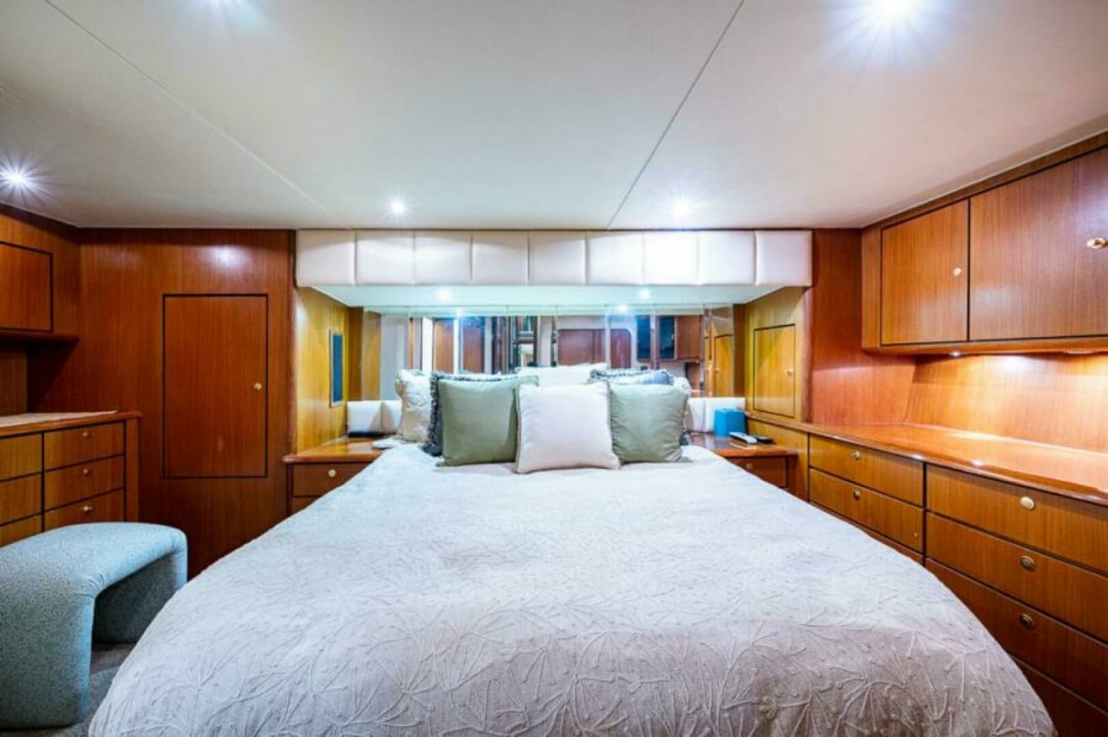 1999 Ocean Yachts 60 Convertible - Photo 44