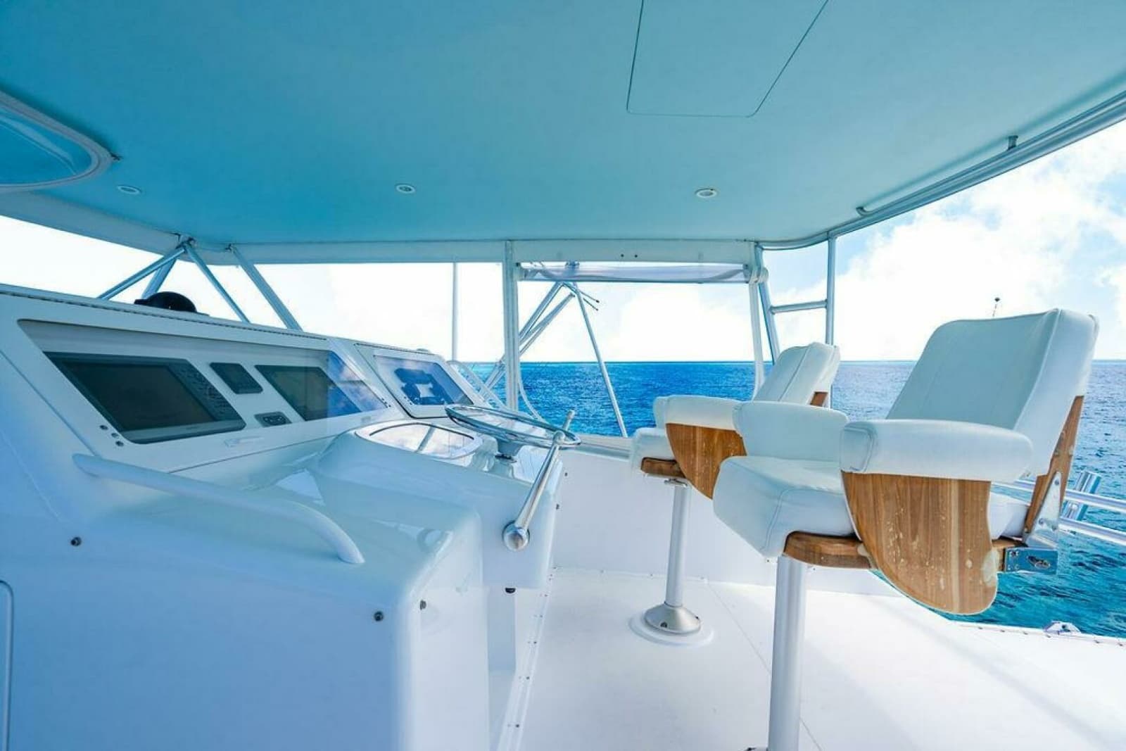 1999 Viking 55 Convertible - Photo 64