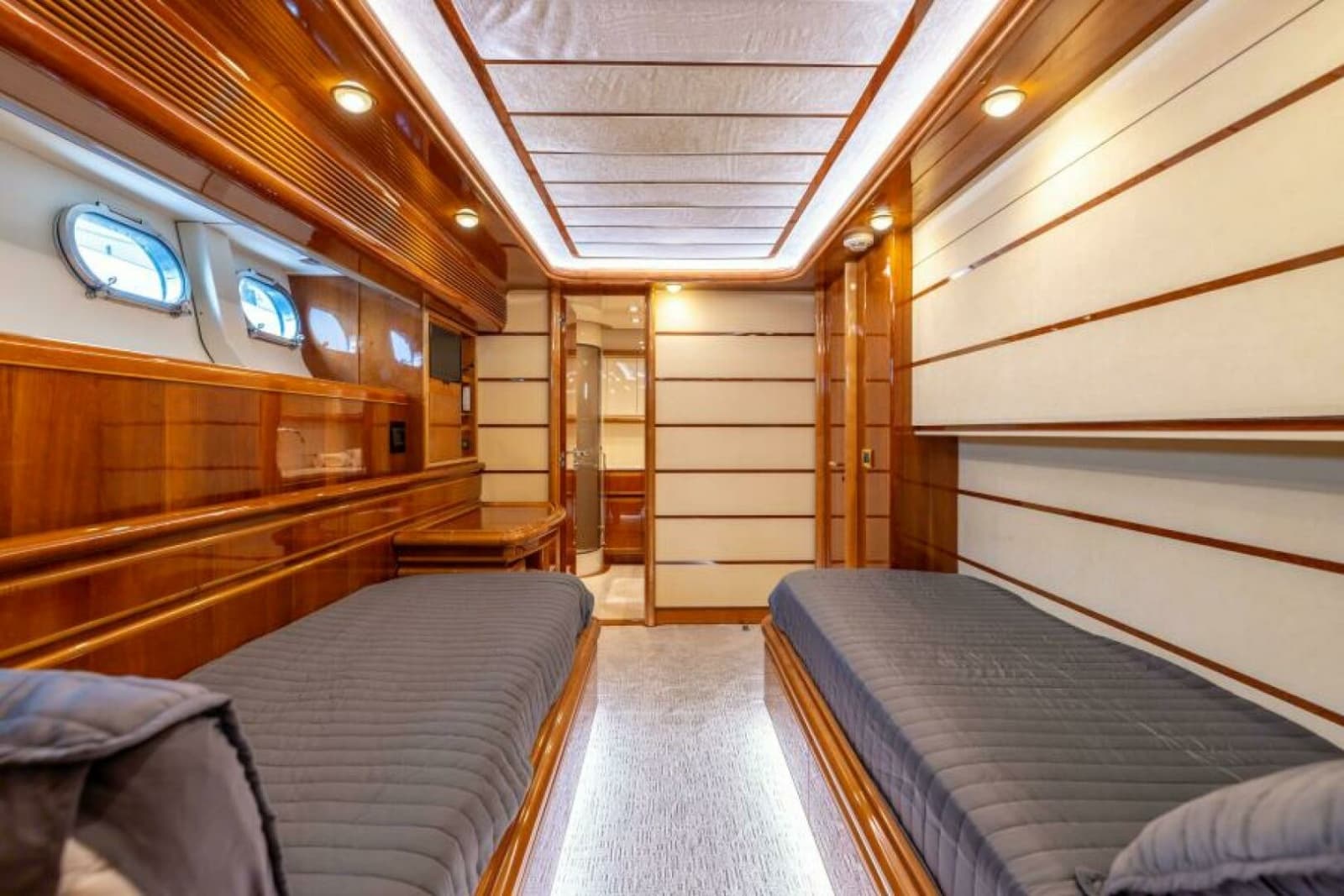 2001 Ferretti Yachts 94 Raised Pilothouse - Photo 22