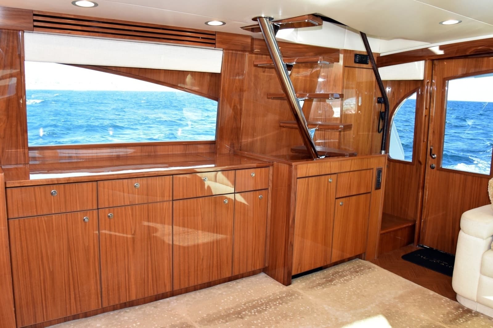 2019 Viking 80 Skybridge - Photo 19