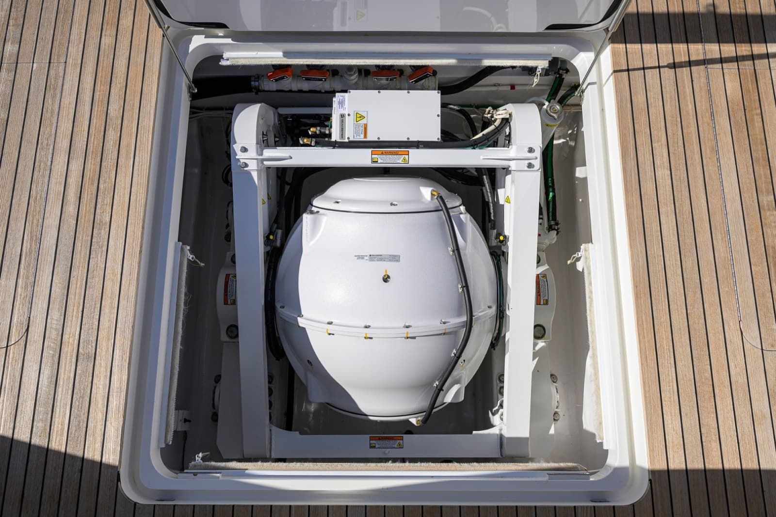 2023 Viking 80 Skybridge - Photo 45