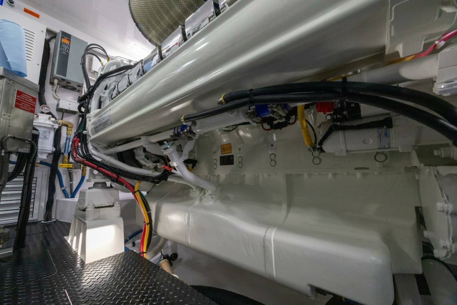 2025 Viking 82 Convertible - Photo 56