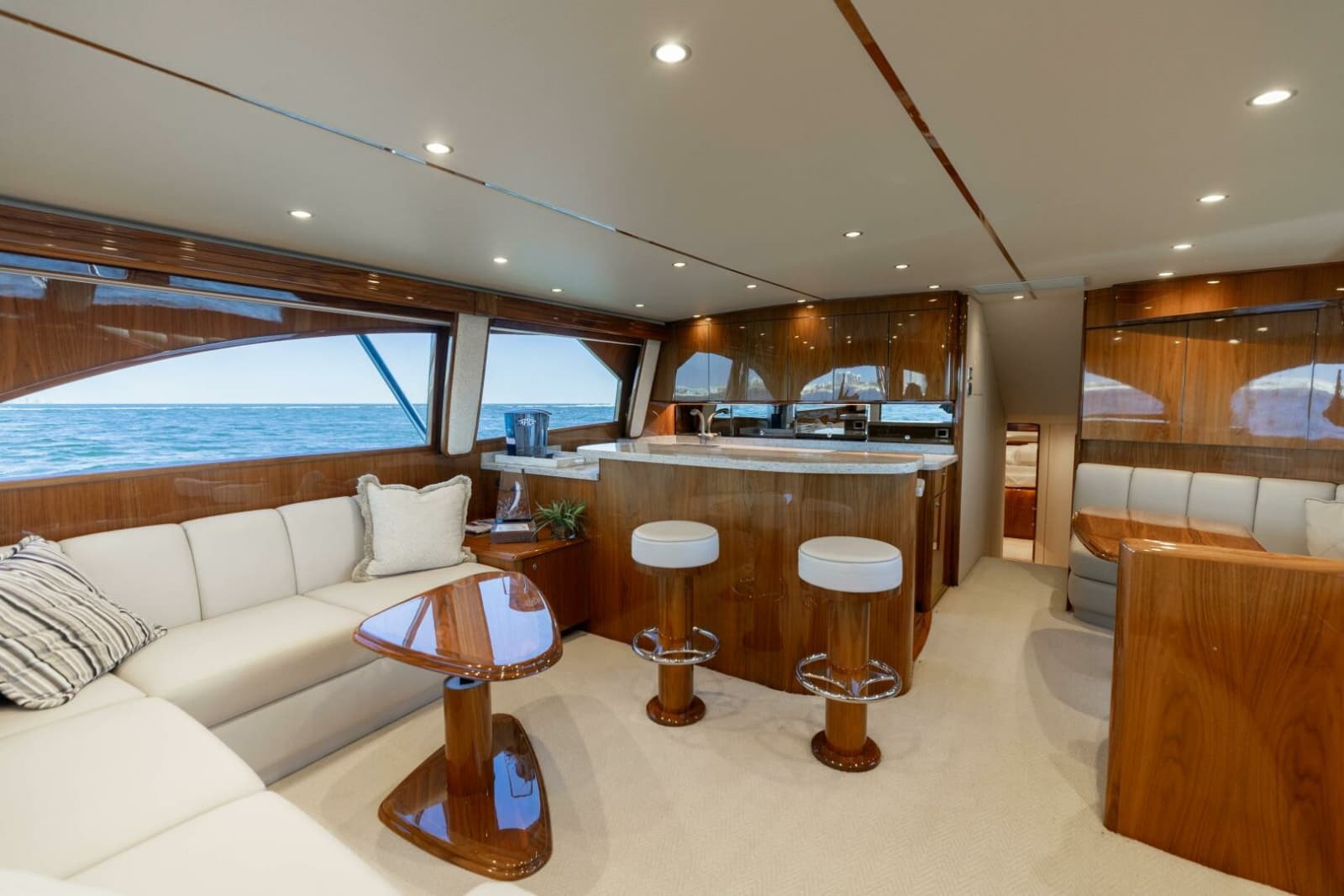 2020 Viking 62 Convertible - Photo 3