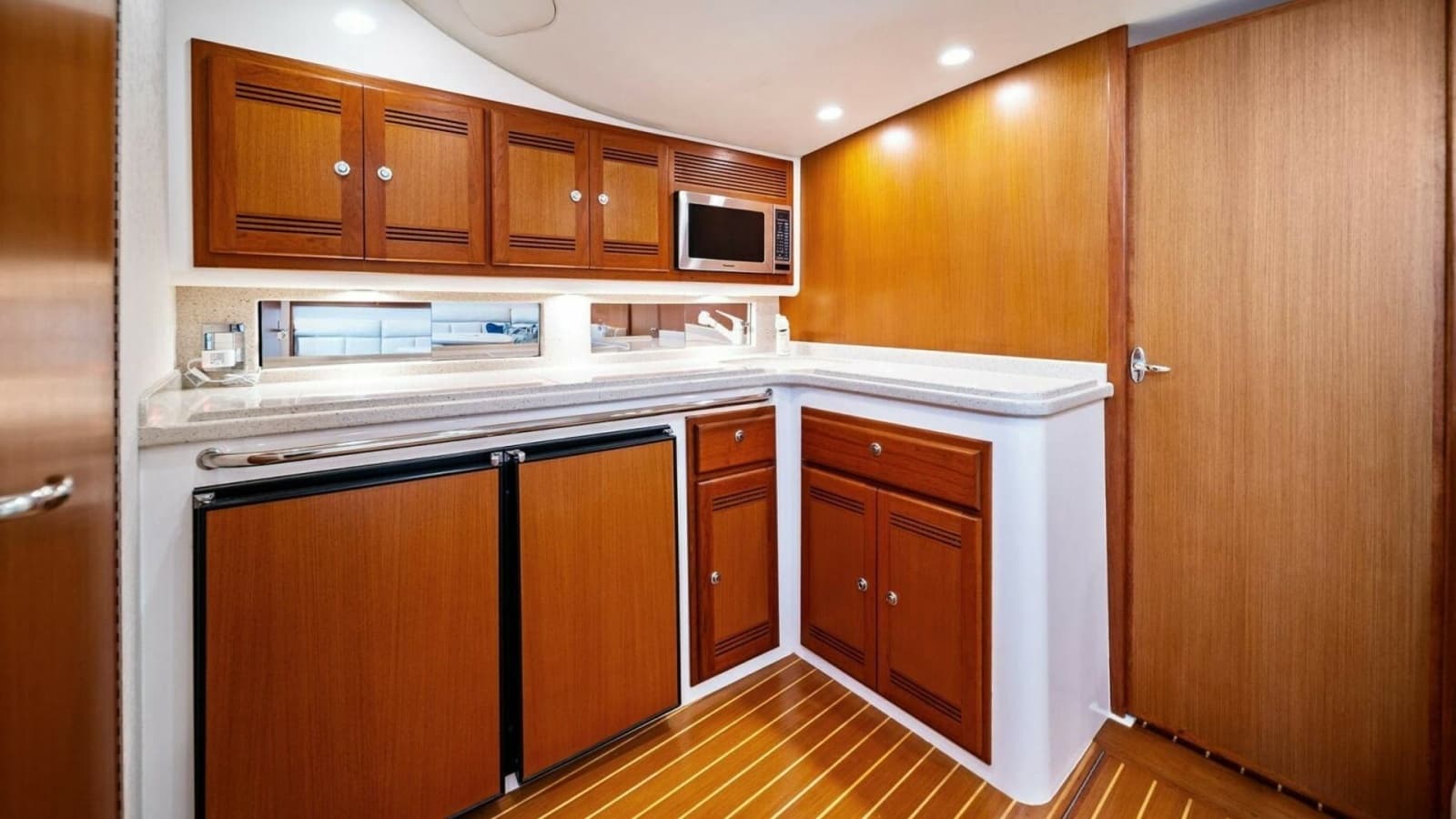 2005 Cabo 40 Express - Photo 101