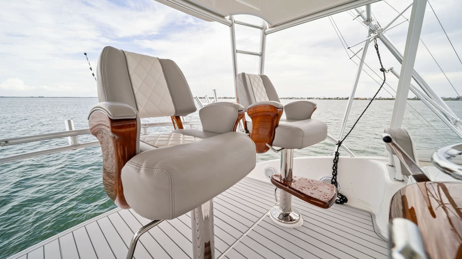 2015 Viking 55 Convertible - Photo 58