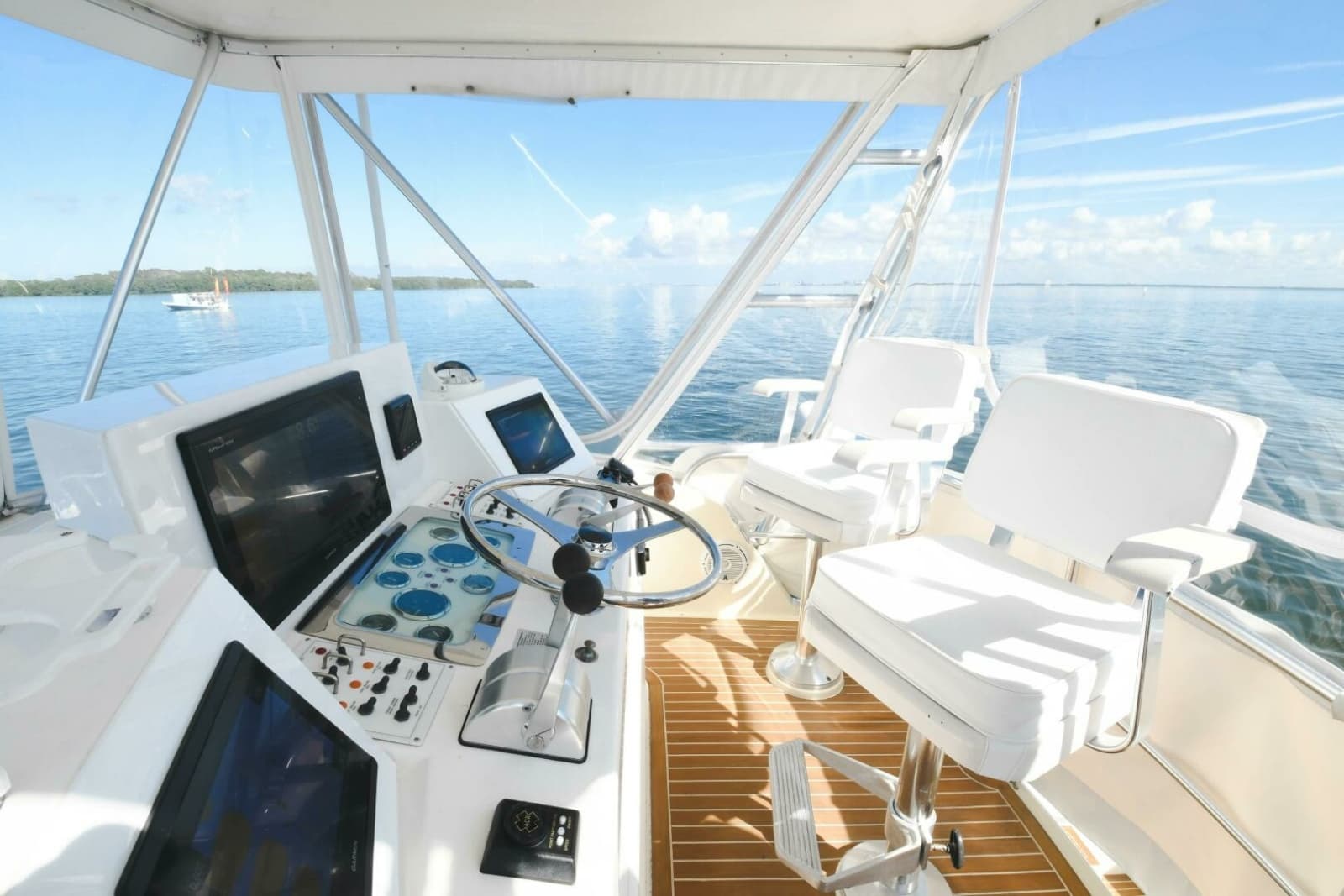 2001 Cabo 35 Flybridge - Photo 2
