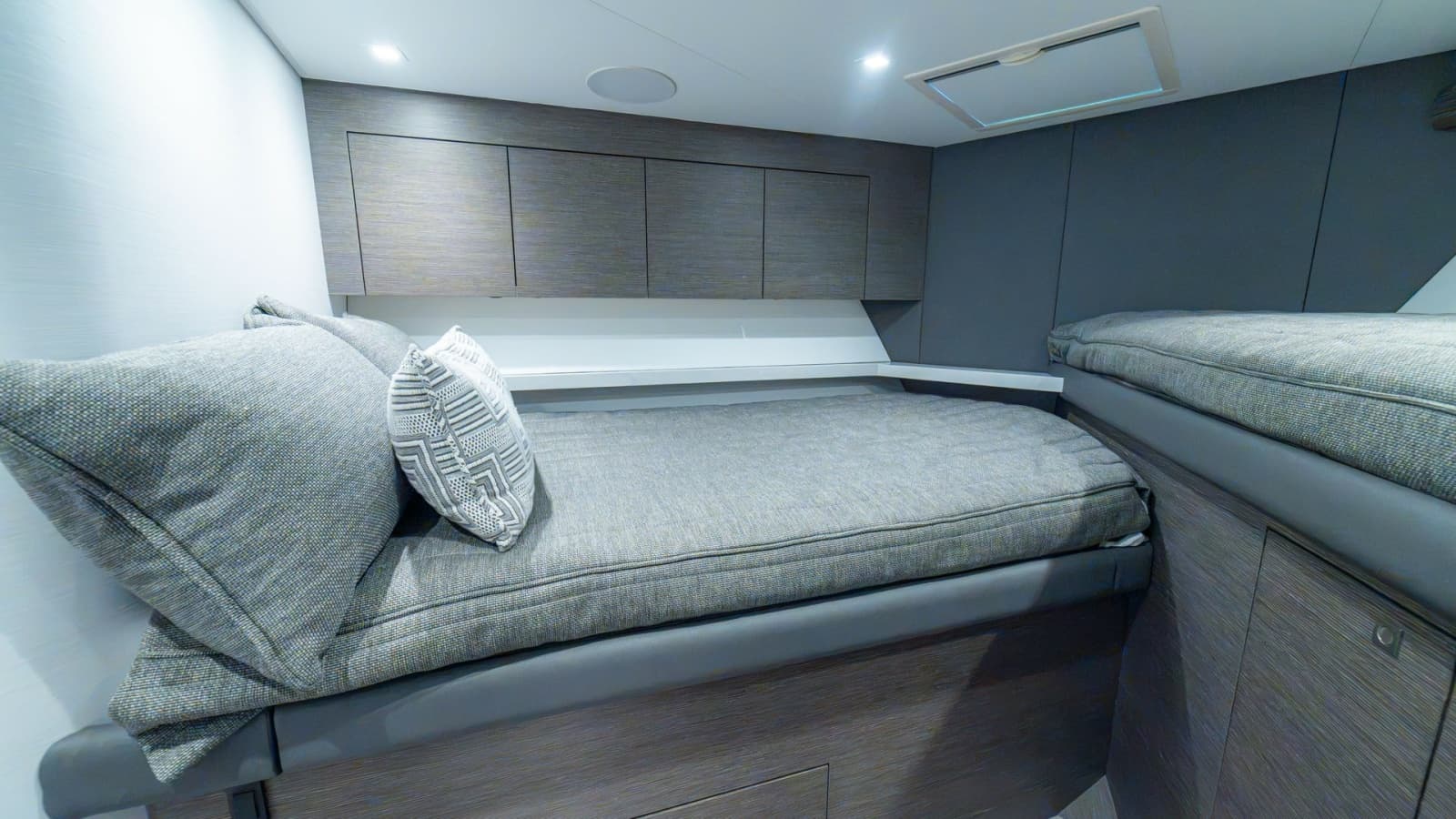 2024 Viking 64 Convertible - Photo 24