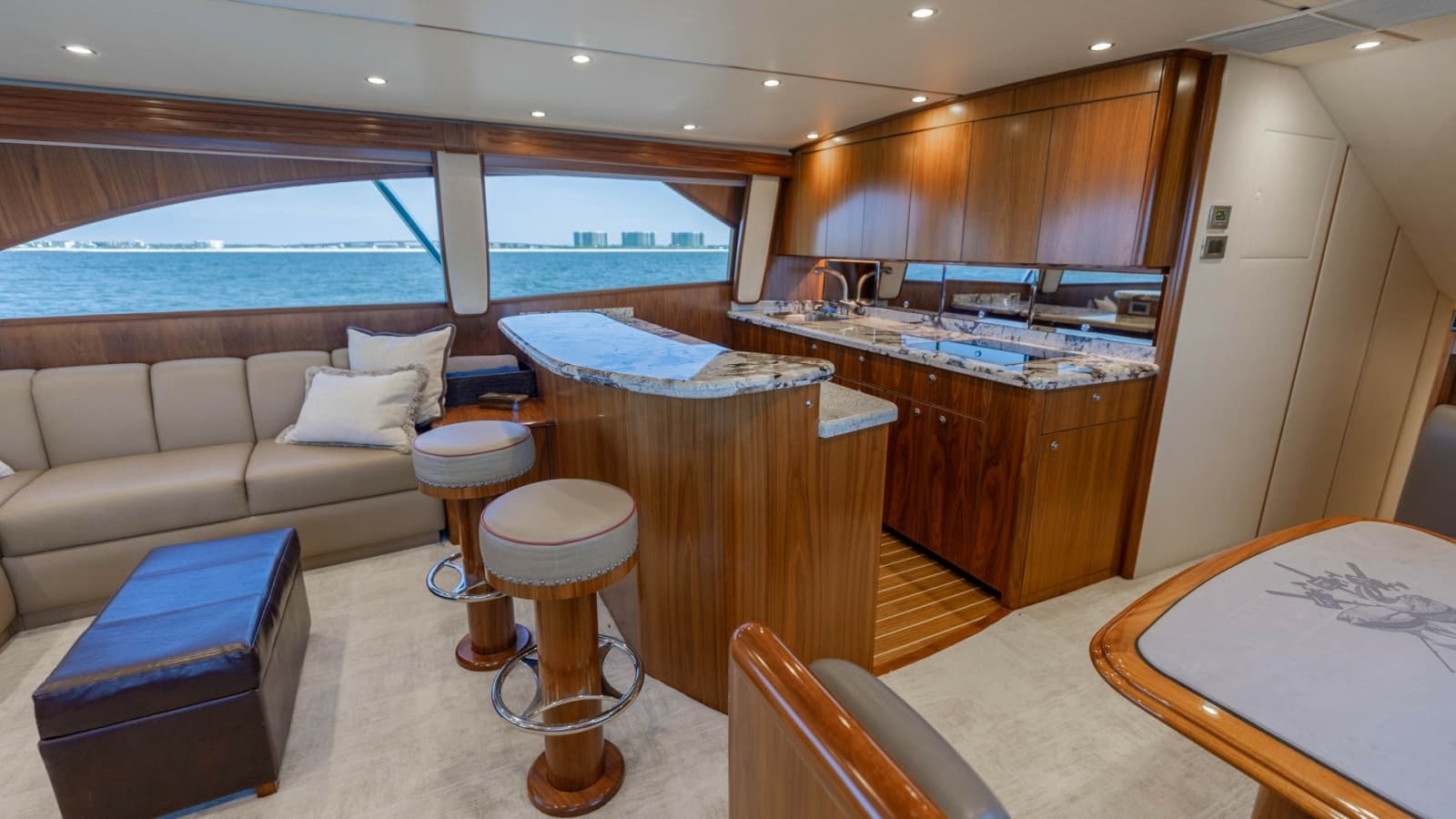 2020 Viking 62 Convertible - Photo 7
