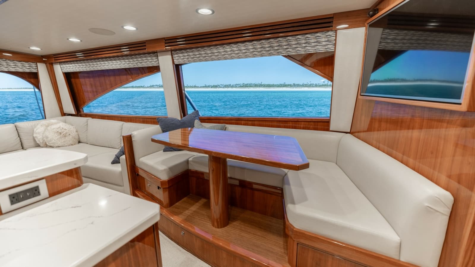 2019 Viking 68 Convertible - Photo 10