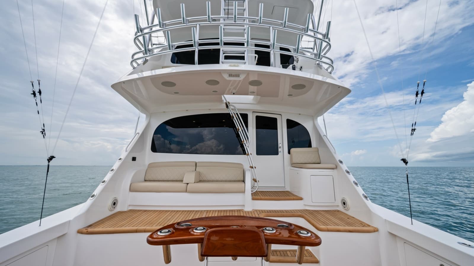 2021 Viking 72 Enclosed Bridge - Photo 4
