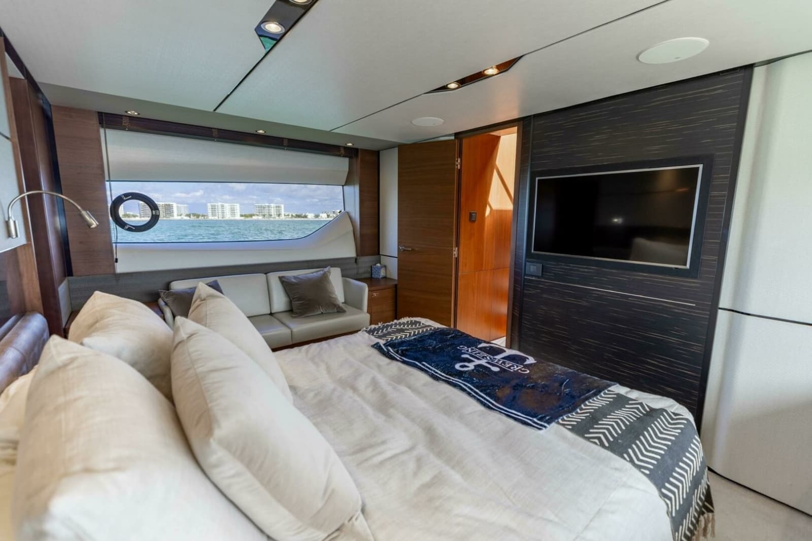 2019 Princess S65 - Photo 32