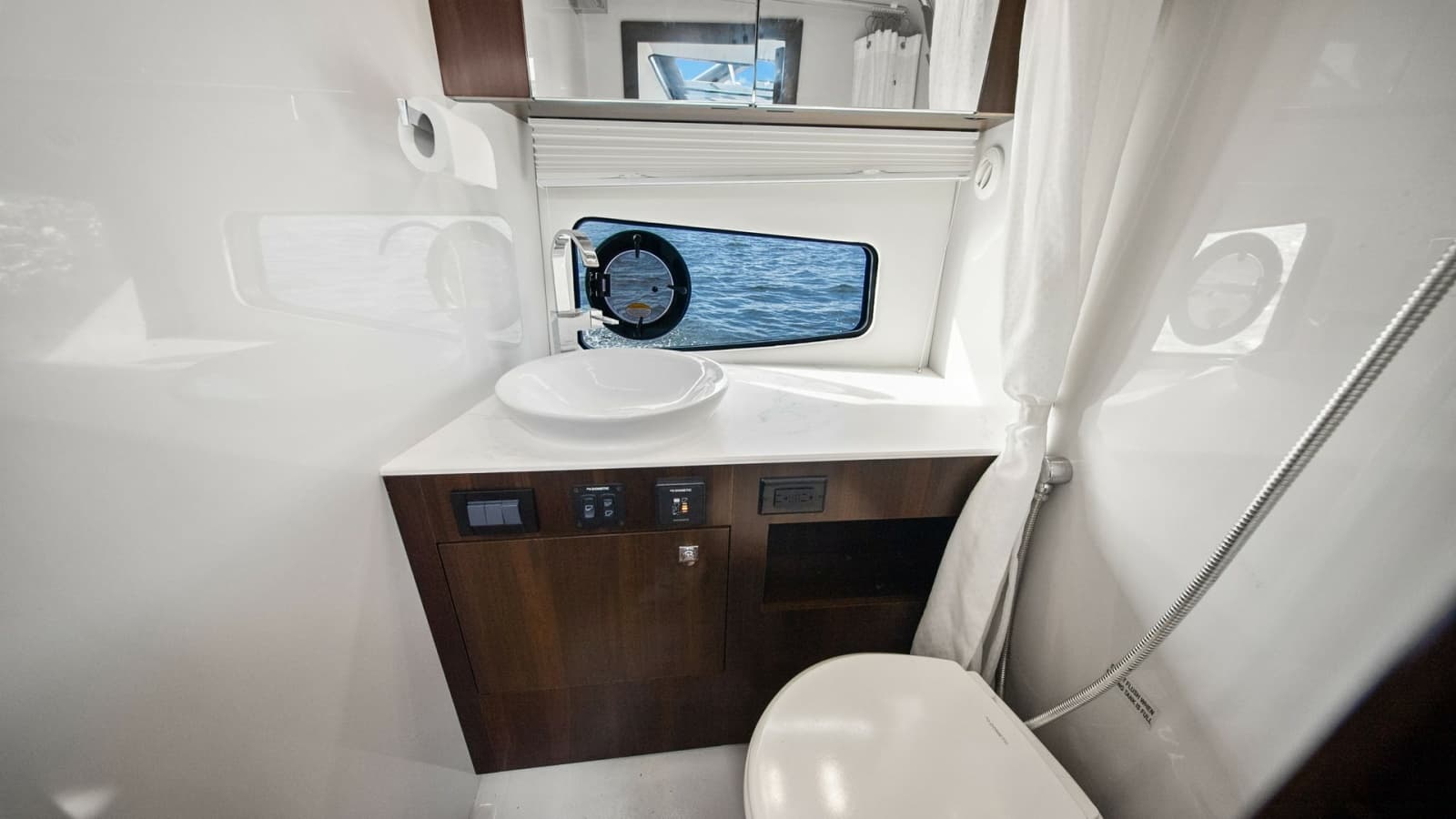 2022 Cruisers Yachts 34 GLS - Photo 32