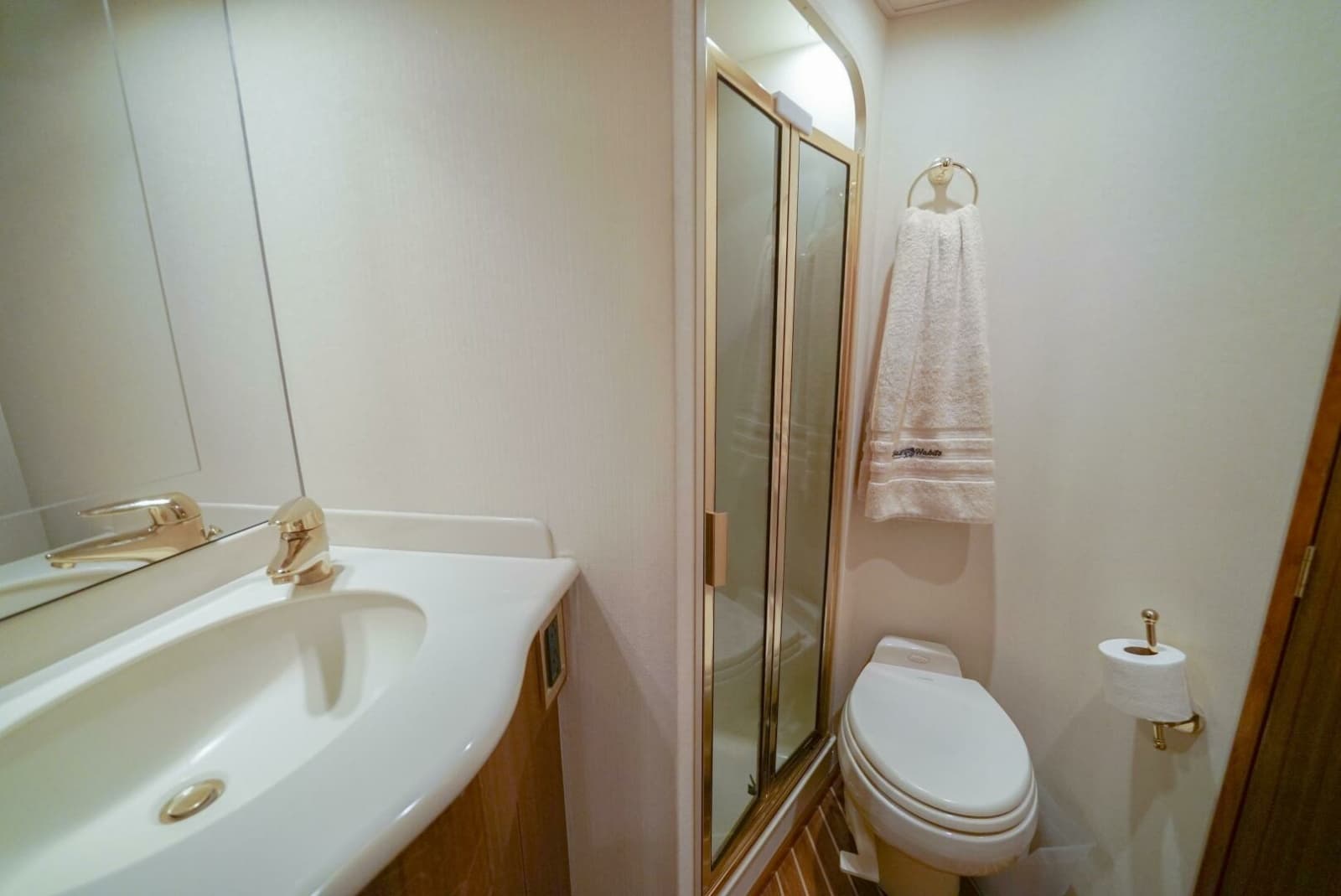 2007 Viking 45 Convertible - Photo 21