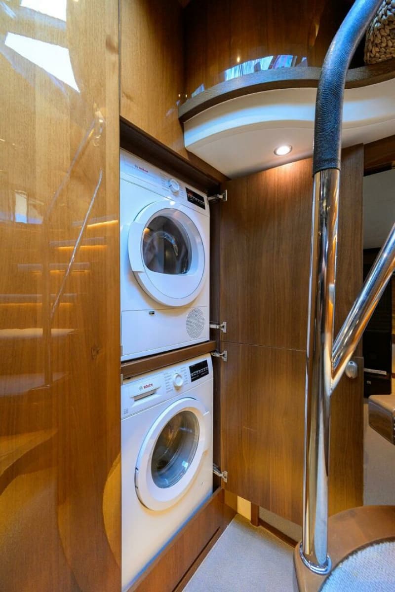 2013 Princess V72 Express Yacht - Photo 37