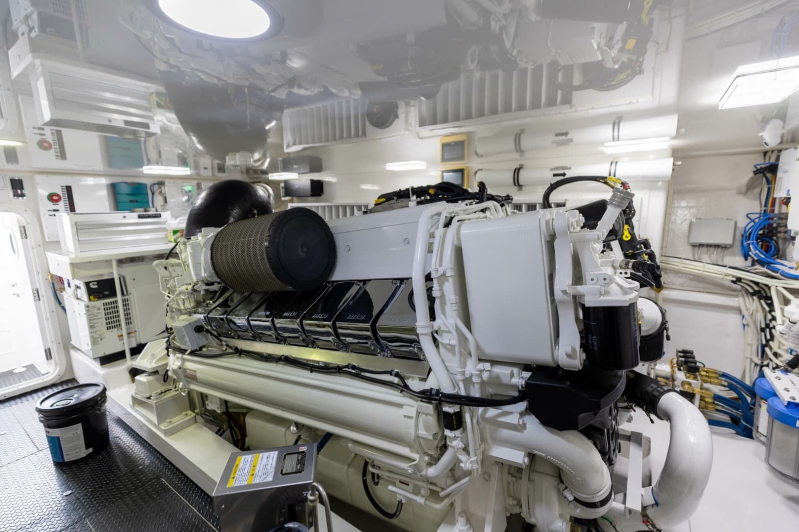 2023 Viking 72 Convertible - Photo 66