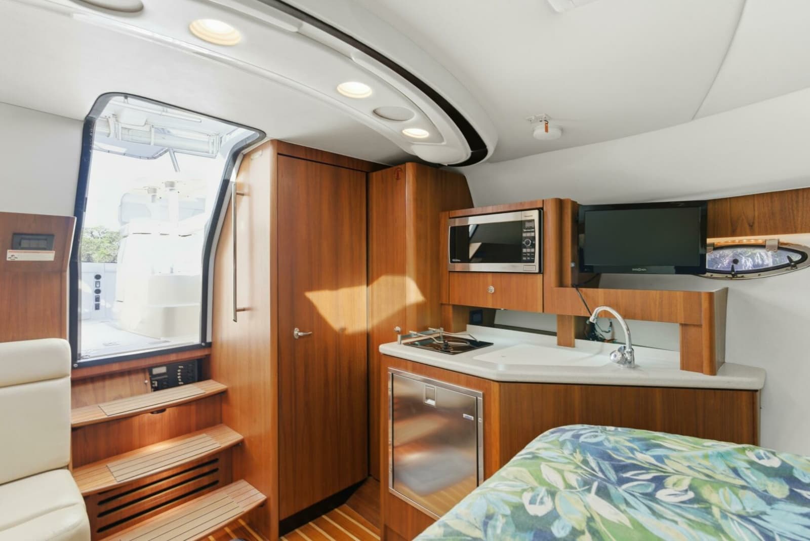 2011 Tiara Yachts 3100 Open - Photo 24