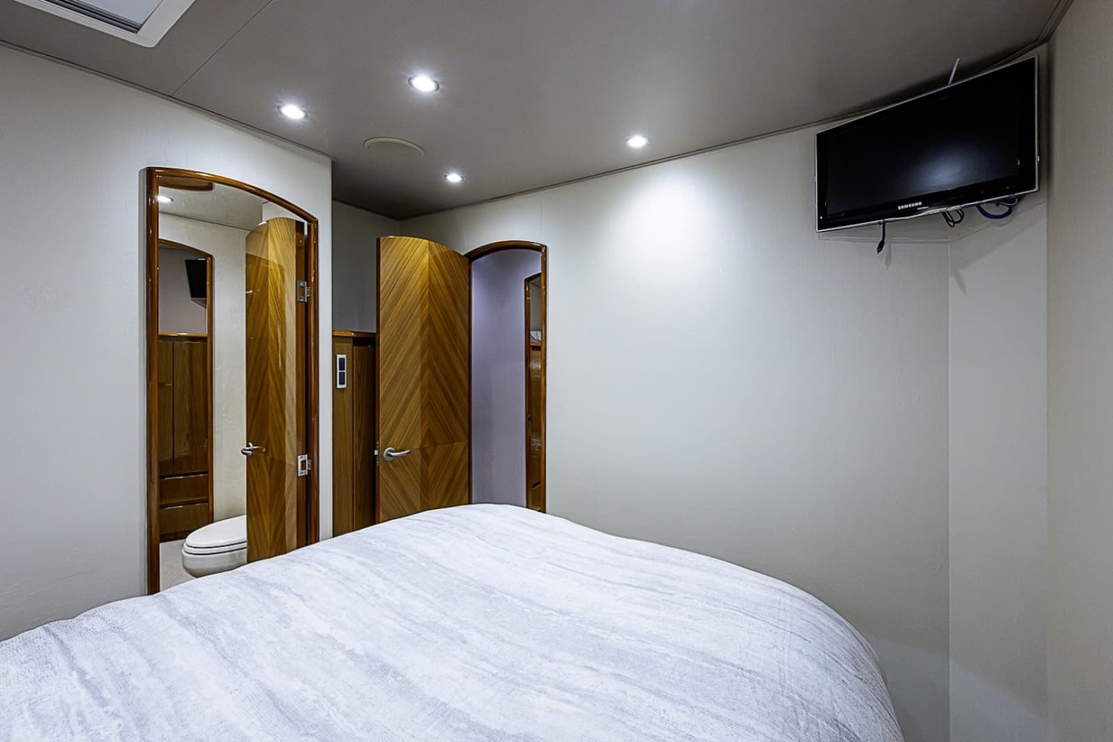 2011 Viking 76 Enclosed Bridge - Photo 95