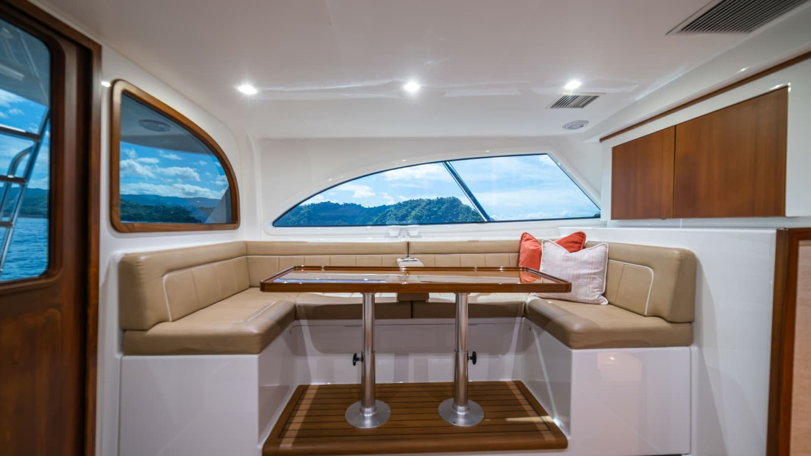 2020 Viking 46 BF - Photo 4