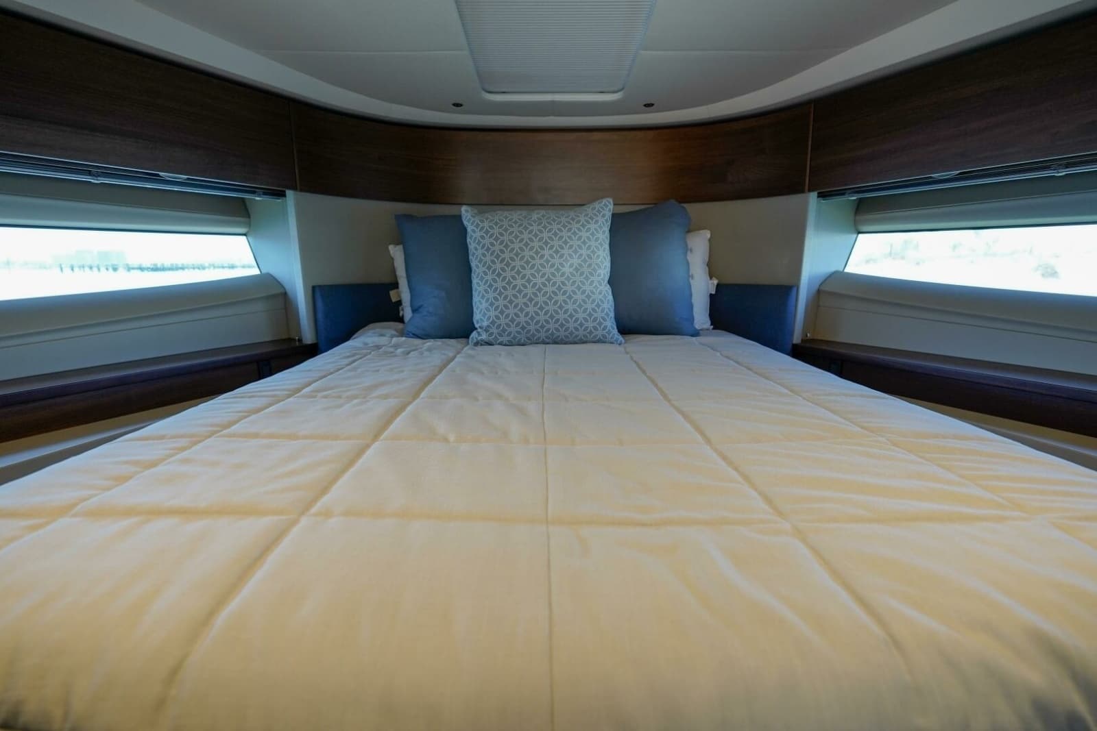 2021 Princess F50 - Photo 12