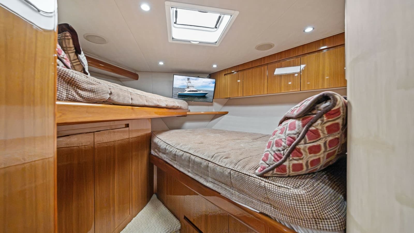 2013 Viking 55 Convertible - Photo 22
