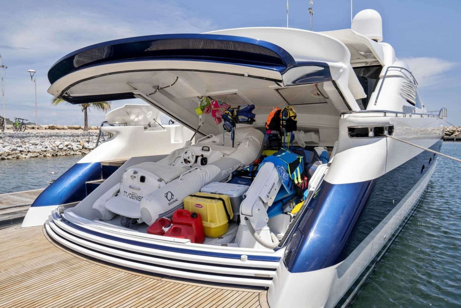 2005 Pershing 76 Motor Yacht - Photo 43