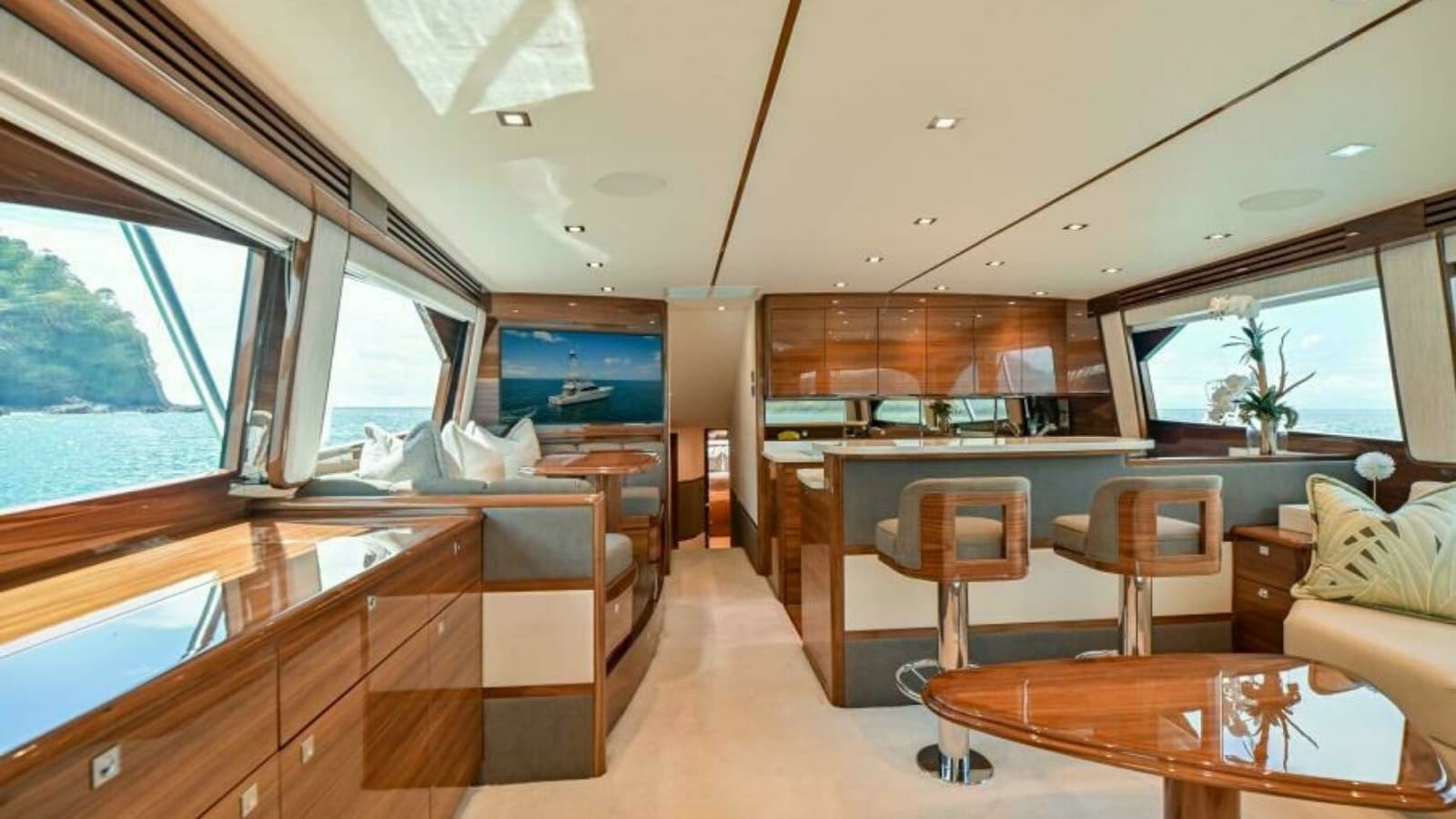 2023 Viking 64 Convertible - Photo 3