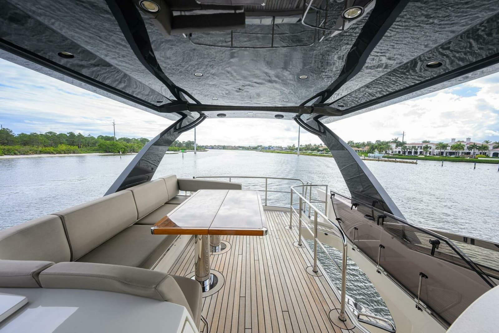 2016 Marquis 660 Sport Yacht - Photo 28