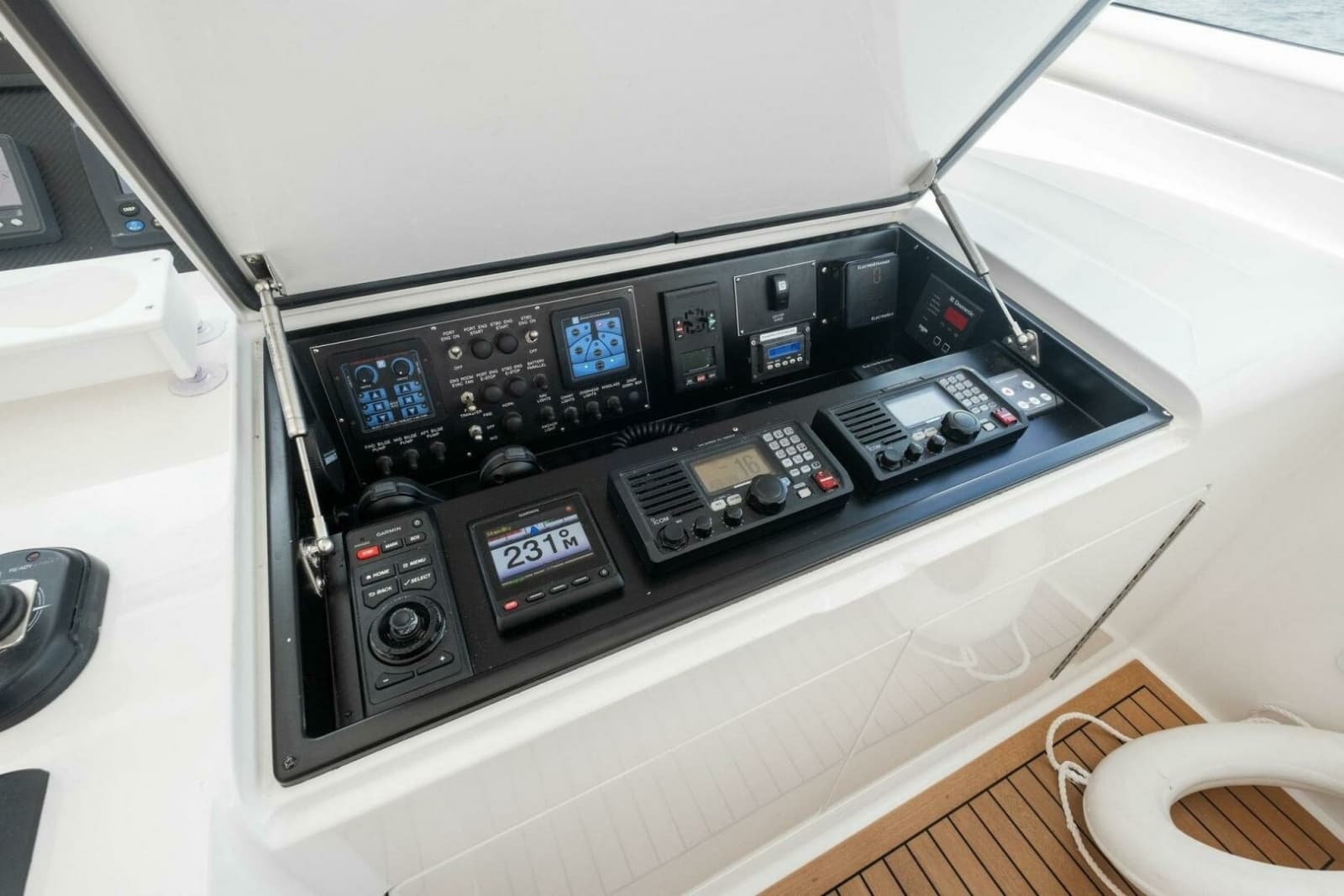 2015 Viking 52 OPEN - Photo 53