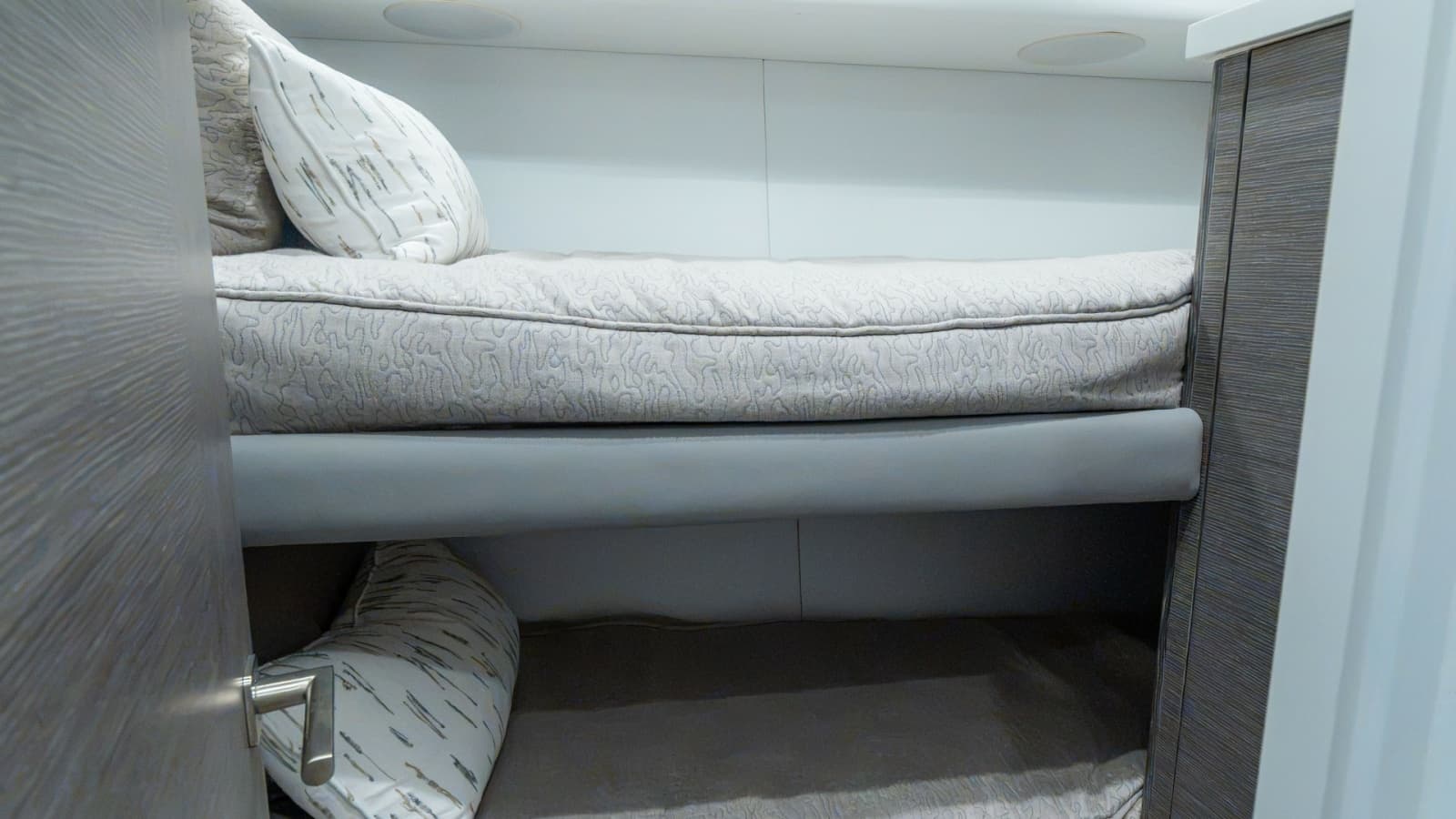 2024 Viking 64 Convertible - Photo 22